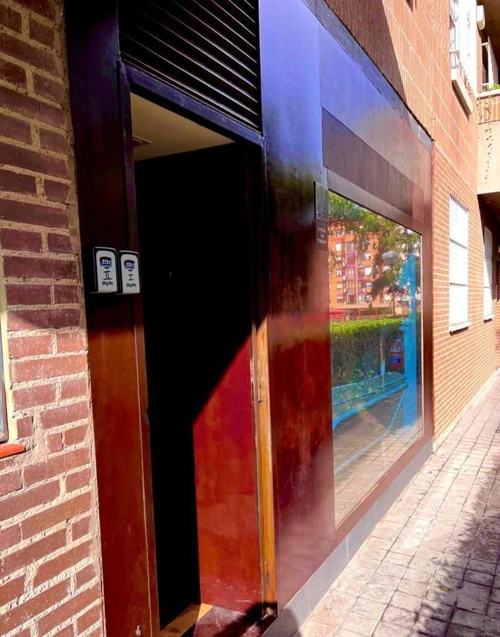 Homeabout Madrid Rio Apartment Екстер'єр фото